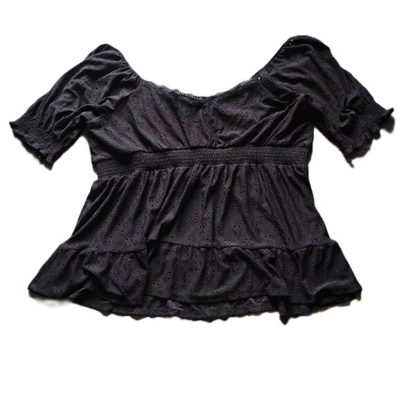 Torrid Women's Size 4 (4X) Black Eyelet Top -NWT - Picture 2 of 8